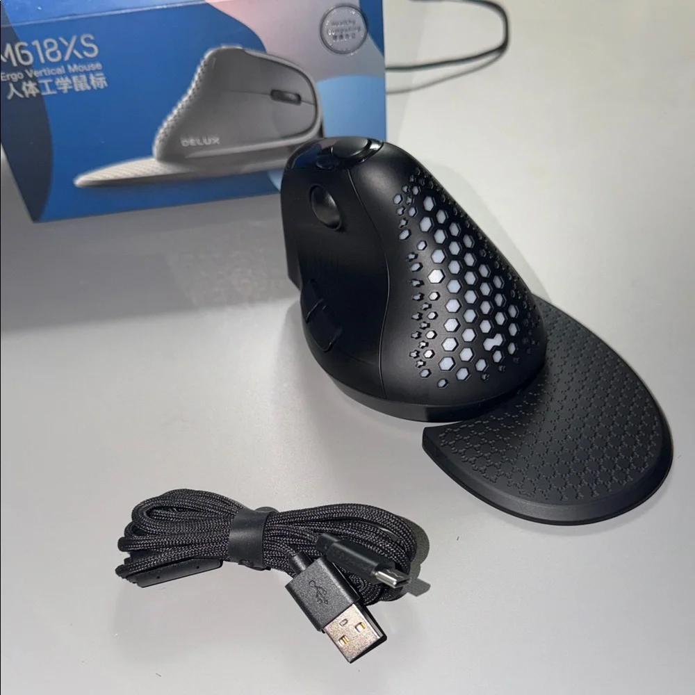 (003) Black Ergonomic Vertical Mouse